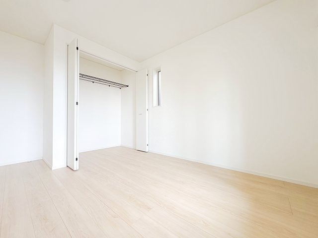 クレイドルガーデン豊田市新町第２　全４棟の洋室|収納も充実した子供部屋。学用品もすっきり片付き、集中して過ごせる環境です。