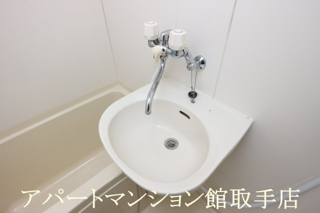 レオパレススイートパールの洗面所