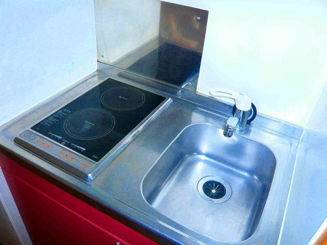 レオパレスグレイスのキッチン|安全設計の電磁調理器です。