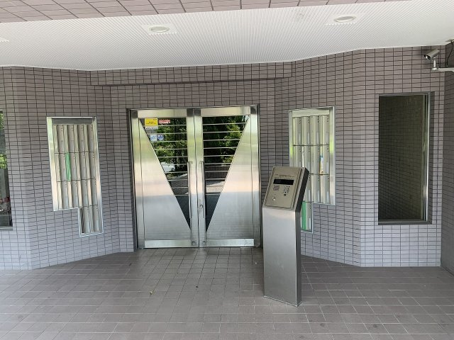 ラヴィスタ東豊中のエントランス