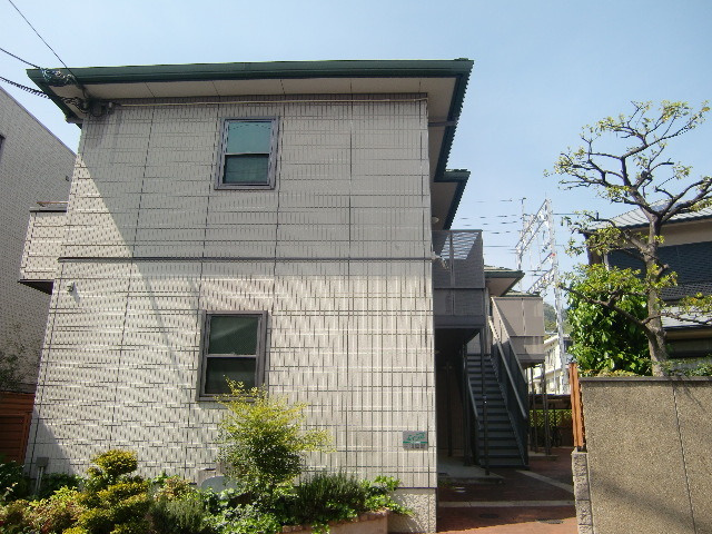 フルール岡本の外観