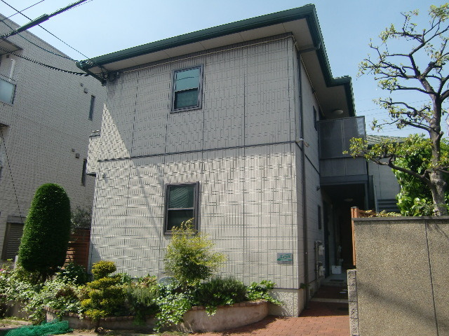 フルール岡本の外観