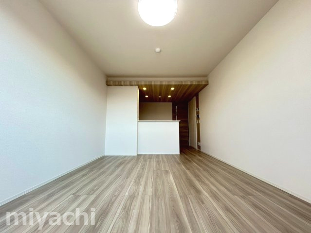 サンセール問屋町Ⅱの居間・リビング