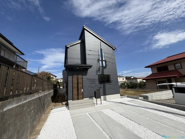 伊勢原市八幡台3期　新築戸建　全2棟1号棟