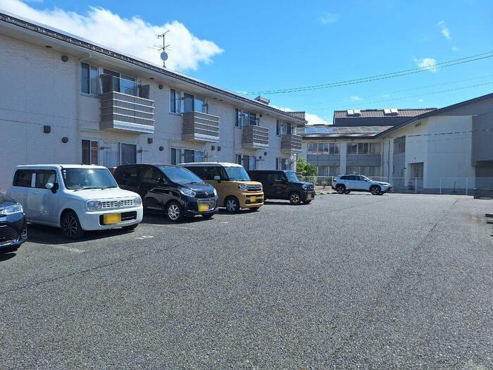 サンパティークの駐車場