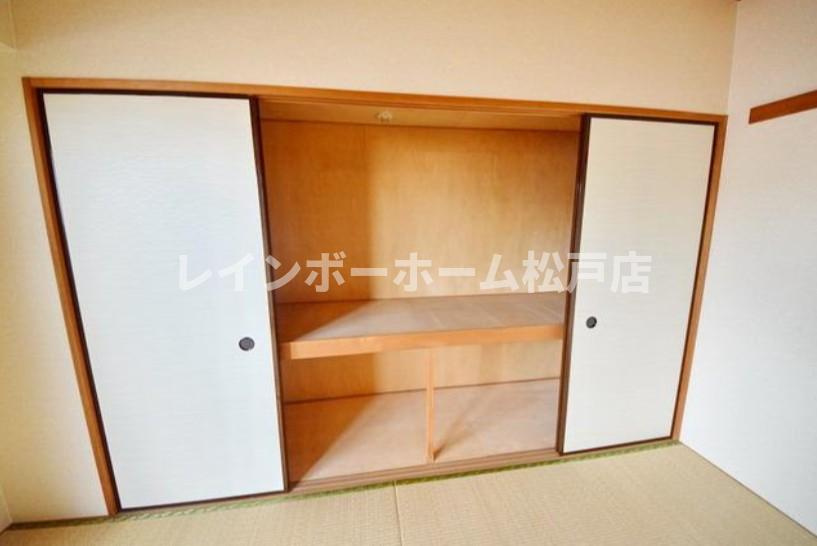グローリアパレス弐番館の収納|大きなスペースがあり、収納には困りません