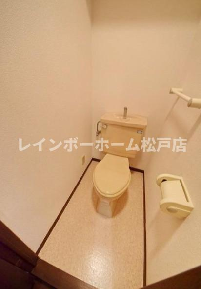 グローリアパレス弐番館のトイレ|ゆったりとした空間のトイレです
