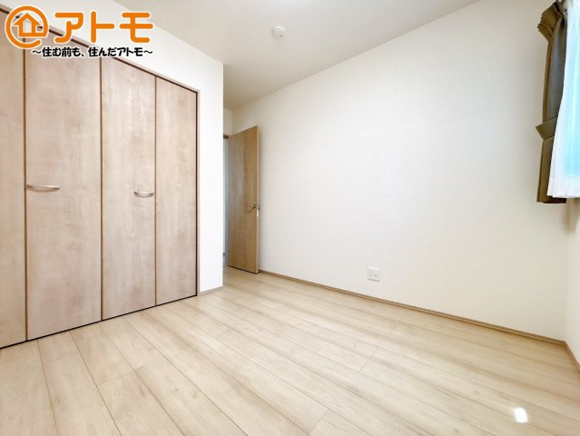 【子供部屋】 | 沼津市原　分譲住宅　1号棟 | 広々使える収納付きの洋室です♪