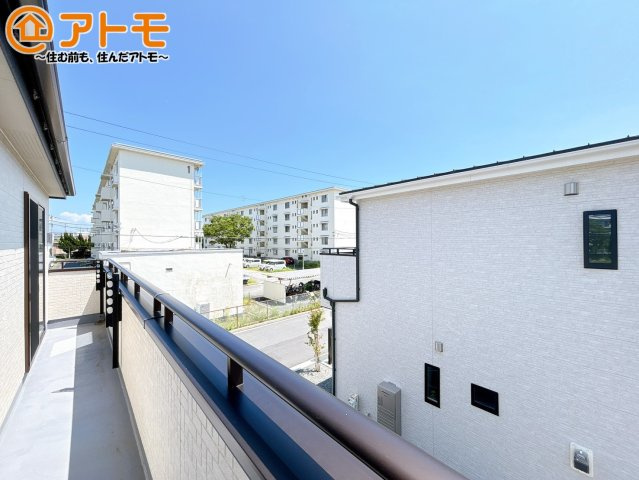 【バルコニー】 | 沼津市原　分譲住宅　1号棟 | やっぱり助かる広々バルコニー♪お布団や洗濯物を干せるのはもちろん、広々としたバルコニーで少しでも家事を楽ちんに！