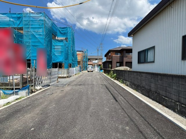 タマタウン　岐阜市西改田米野　全2区画分譲の前面道路含む現地写真|「現地（2026年8月6日）撮影」　
■前面道路　
■ヤマダ不動産　株式会社リライフ