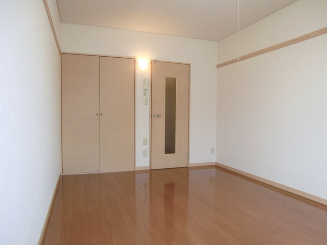 リリックコート鎌倉の寝室|窓側から見た居室です＾＾
