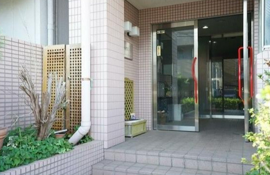ＰＲＥＳＥＮＴ・晴のエントランス