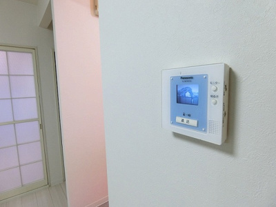 【セキュリティ】 | ピアコート | ※参考写真※防犯対策に有効なカメラ付きインターホン！突然の来客やお子様のお留守番でも安心です◎