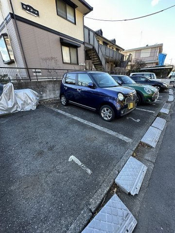 【駐車場】 | ピアコート | いつでも目の届く敷地内に駐車場があります♪お車をお持ちのファミリーさんにオススメです☆