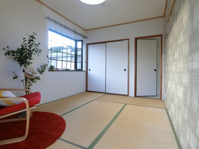 【和室】 | ピアコート | ※参考写真※南向き和室6帖☆押入れがあります♪寝具をすっきり収納できるので和室は寝室にもオススメ☆出窓には小物を置いたりして楽しめます☆