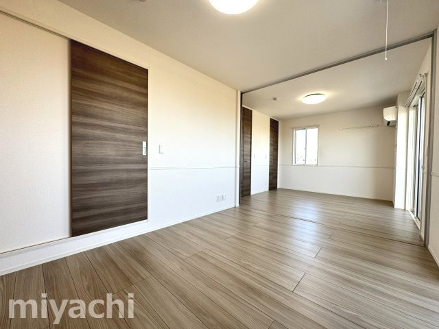 シャルマン上吉野の洋室