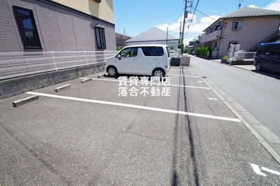 【駐車場】 | フレマリール塩澤 | 敷地内駐車場完備