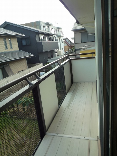 つつじが丘三丁目30番1貸家群のバルコニー