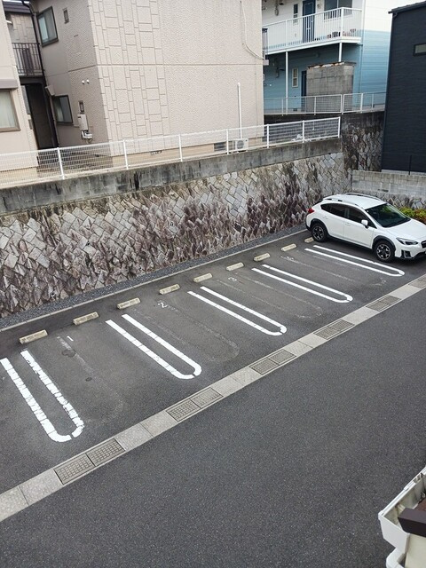 グローリアスの駐車場|駐車場