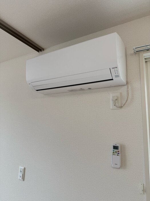 Ｄ－ＲＯＯＭ高須２丁目 A棟の設備|エアコン