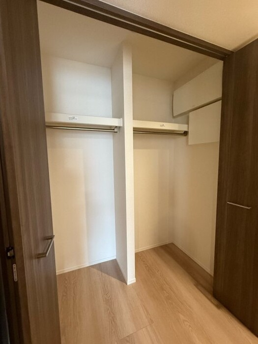 Ｄ－ＲＯＯＭ高須２丁目 A棟の収納|クローゼット（廊下）