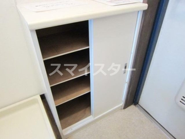 グリーンハイム是政の玄関