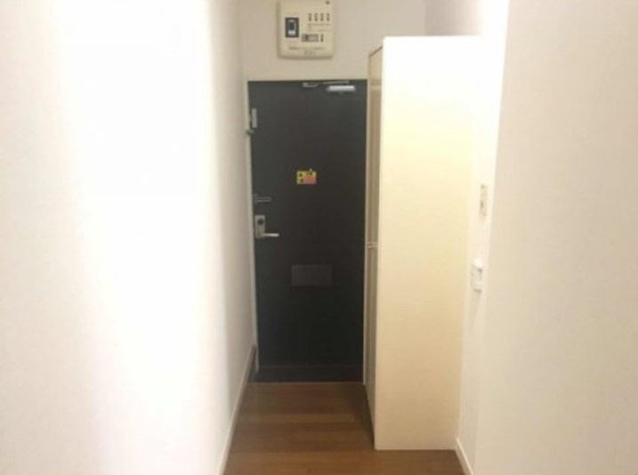 アズーリ白金の玄関