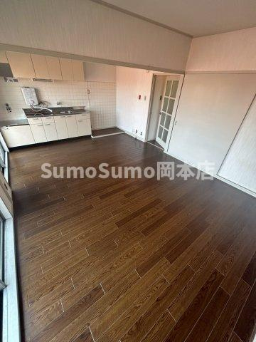 神戸市東灘区魚崎北町４丁目の賃貸マンションの居間・リビング|ゆったり過ごせる居間です