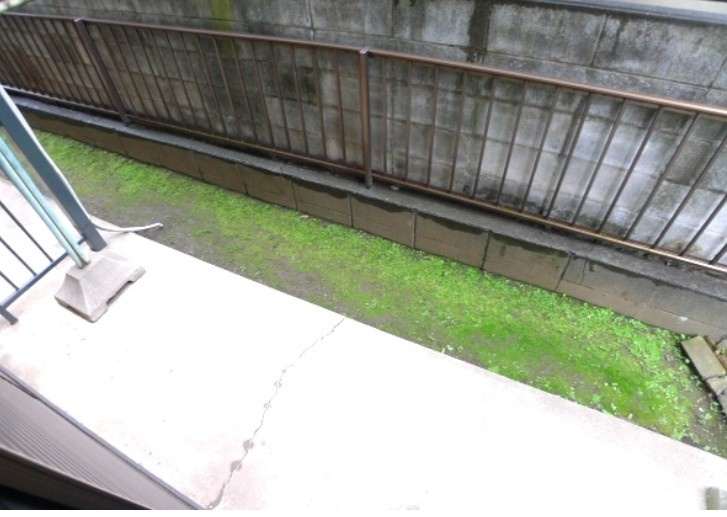 清瀬市梅園２丁目のアパートのバルコニー