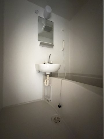 ハーベスト長居の浴室