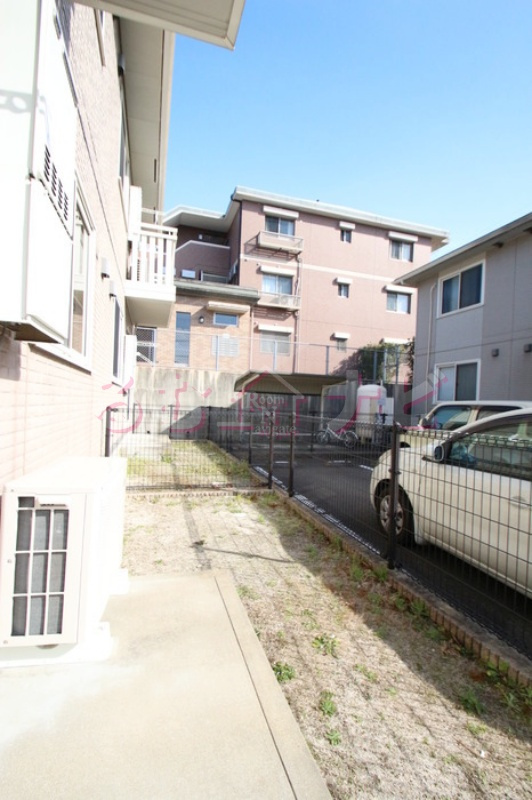 福岡市南区老司４丁目のアパートのバルコニー
