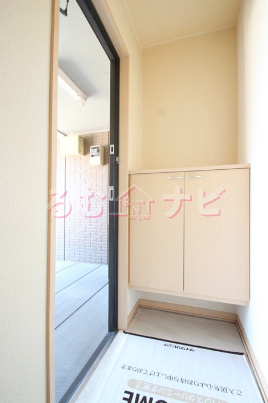 福岡市南区老司４丁目のアパートの玄関