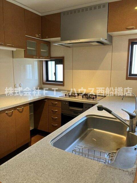 前貝塚町戸建のキッチン