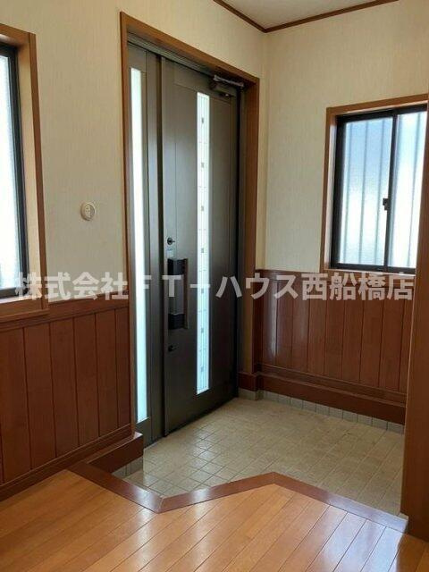 前貝塚町戸建の玄関