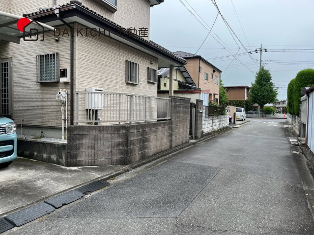 【前面道路含む現地写真】 | 鴻巣市吹上富士見3丁目　中古戸建