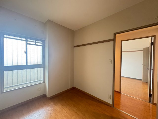 東大阪市中小阪５丁目の賃貸マンションの居間・リビング