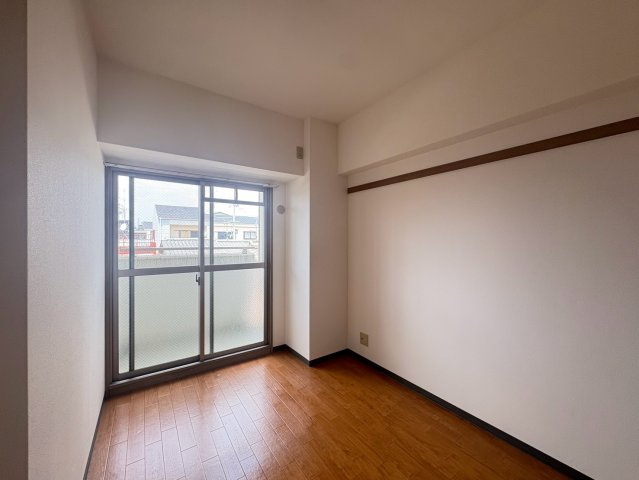 東大阪市中小阪５丁目の賃貸マンションの居間・リビング