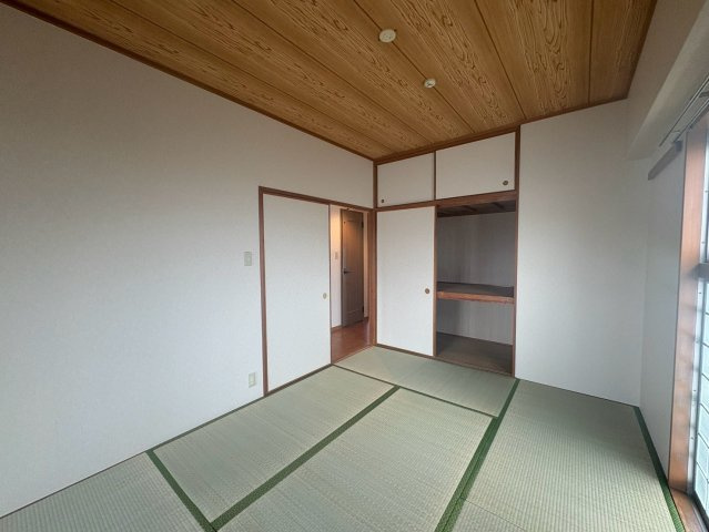 東大阪市中小阪５丁目の賃貸マンションの和室