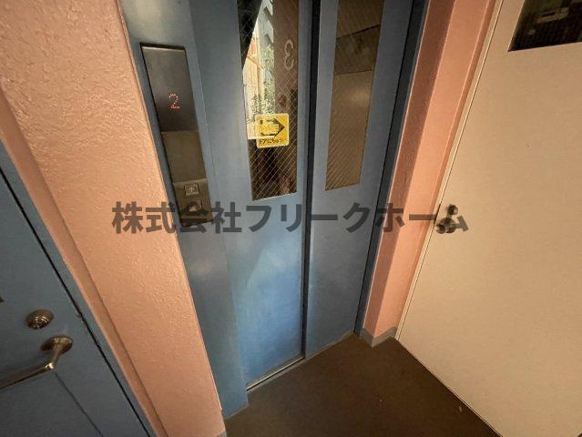 武蔵野市境２丁目の賃貸マンションのロビー