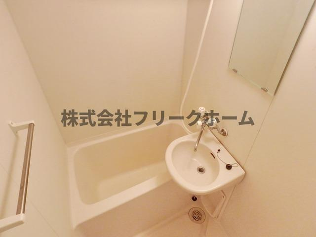 武蔵野市境２丁目の賃貸マンションの浴室