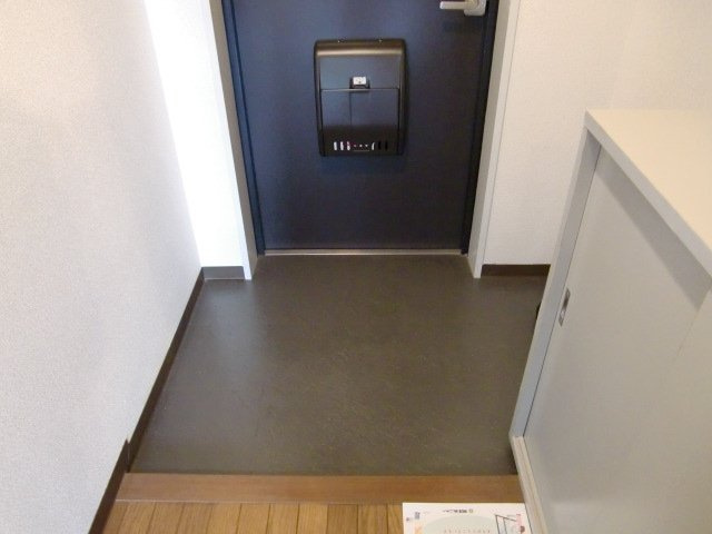 リプル豊中の玄関
