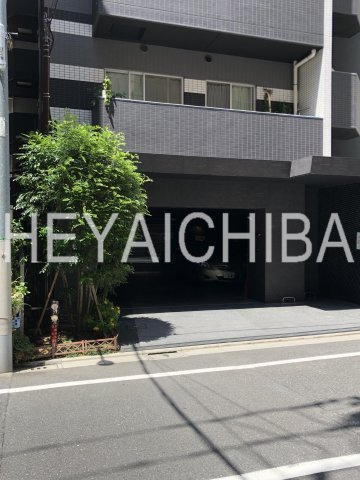 アクサス上野北のエントランス