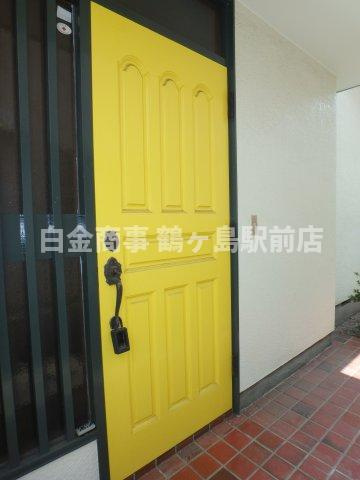 坂戸市鶴舞中古戸建の玄関