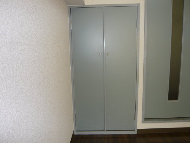 プチハイツ服部の収納