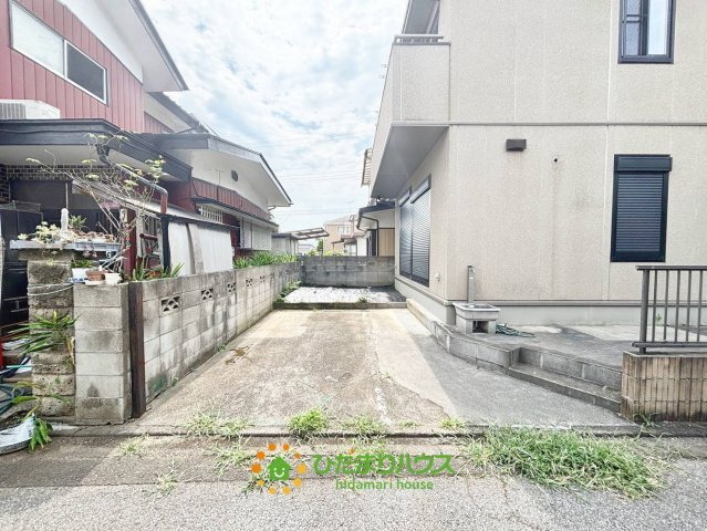 古河市諸川　中古一戸建ての駐車場
