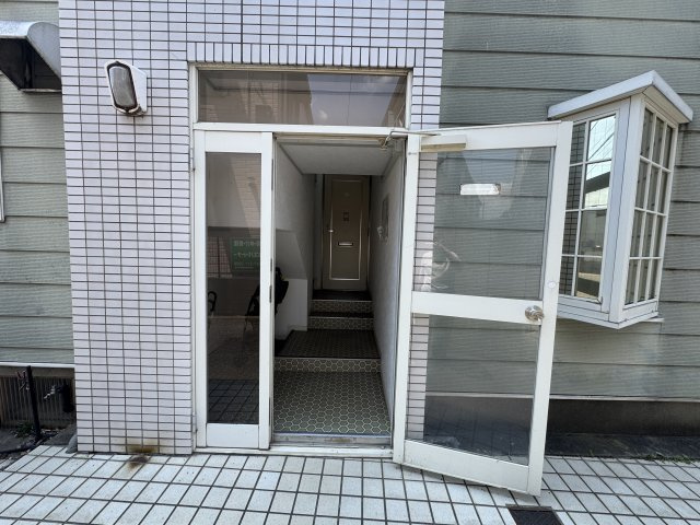 ハイツ山崎のエントランス