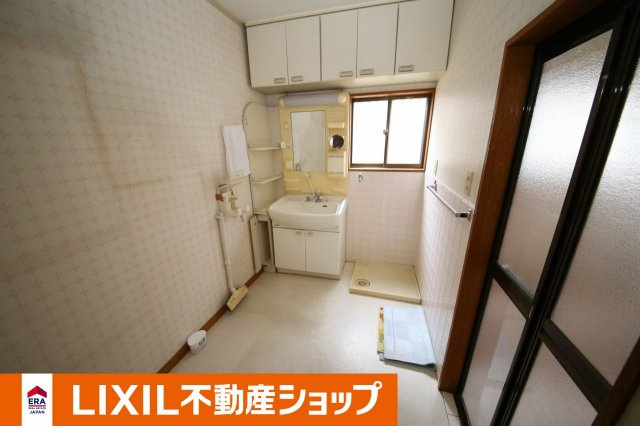 久喜南３丁目中古住宅の脱衣所|１階