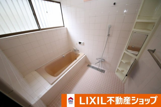 久喜南３丁目中古住宅の浴室|１階