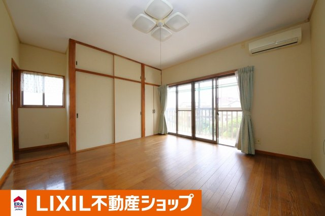 久喜南３丁目中古住宅の洋室|２階洋室8.5帖