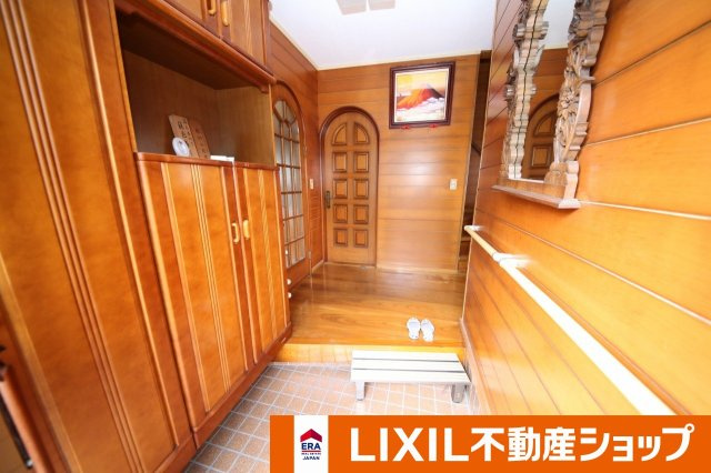 久喜南３丁目中古住宅の玄関